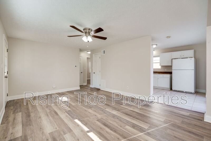1903 Alice St - Photo 6 of 24