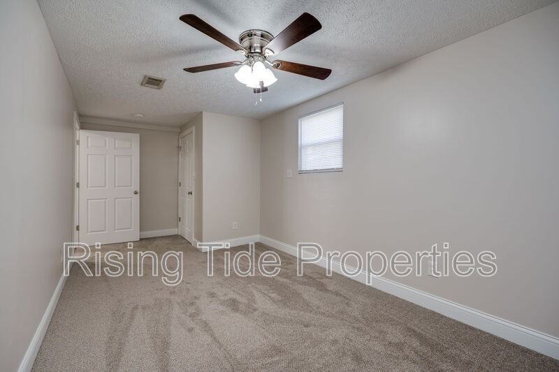 1903 Alice St - Photo 7 of 24