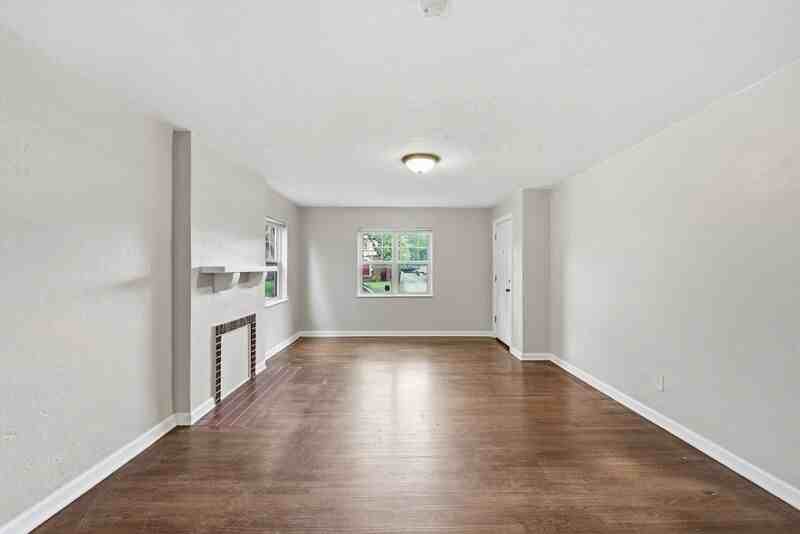 1048 Berkeley Rd #B - Photo 6 of 17