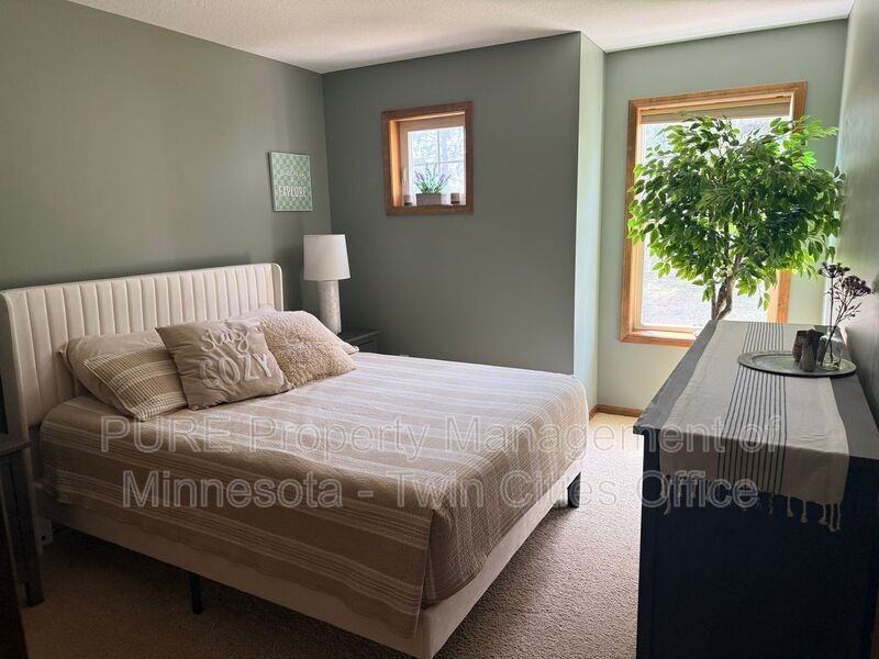 7807 Madelyn Creek Dr - Photo 7 of 19