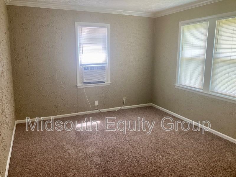 325 E Forest Ave - Photo 3 of 14
