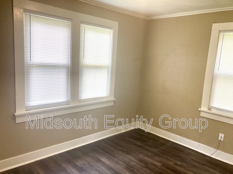 325 E Forest Ave - Photo 5 of 14