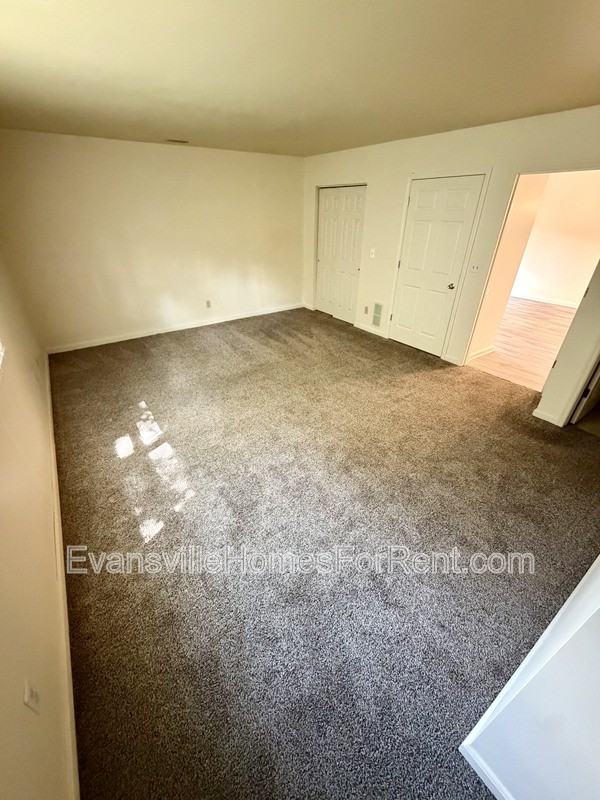 400A S Bosse Ave - Photo 4 of 7