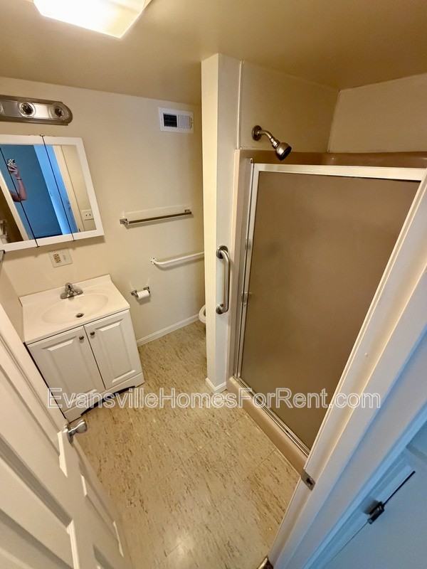400A S Bosse Ave - Photo 5 of 7