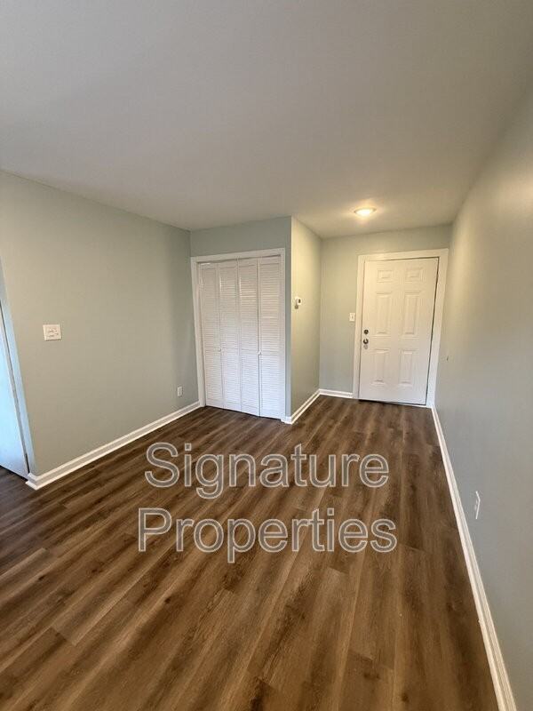631 Quincy St #E - Photo 3 of 22