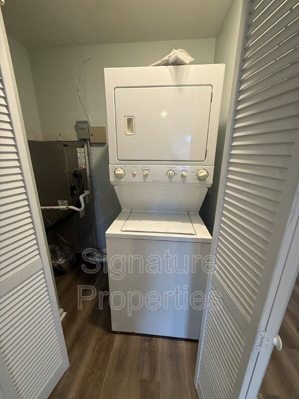631 Quincy St #E - Photo 5 of 22