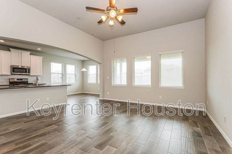 31519 Kailua Dr - Photo 4 of 15