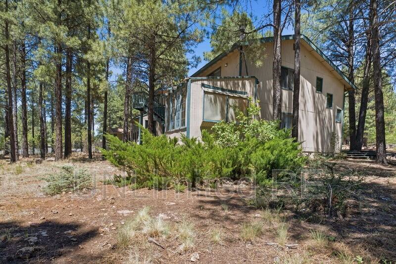 1410 N Inverrary Way - Photo 7 of 44