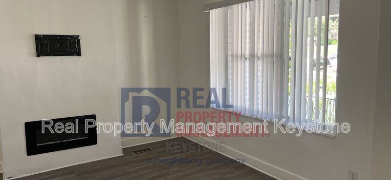 408 Alice St - Photo 5 of 20