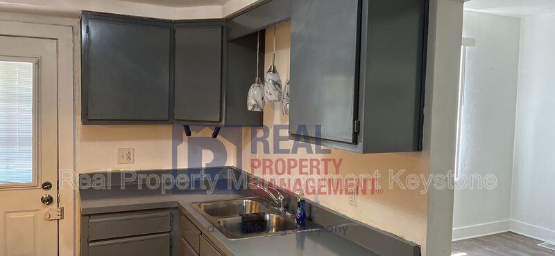 408 Alice St - Photo 4 of 20