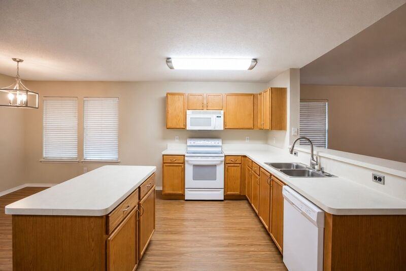 1118 Water Oak Way - Photo 4 of 40