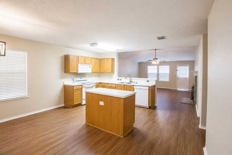 1118 Water Oak Way - Photo 5 of 40