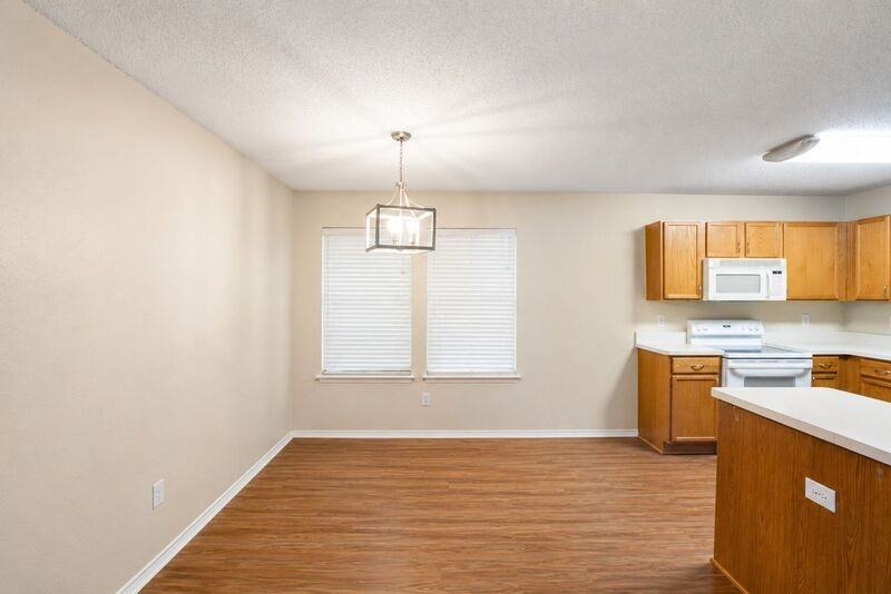 1118 Water Oak Way - Photo 6 of 40