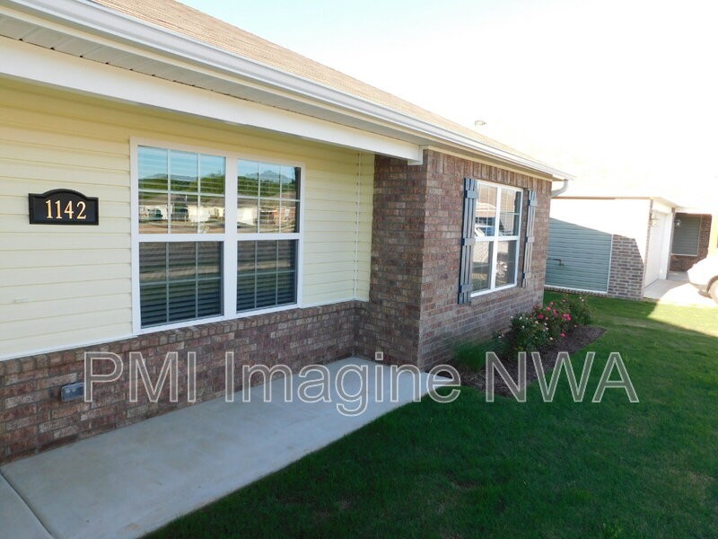 1142 S Gentle Valley Dr - Photo 2 of 16