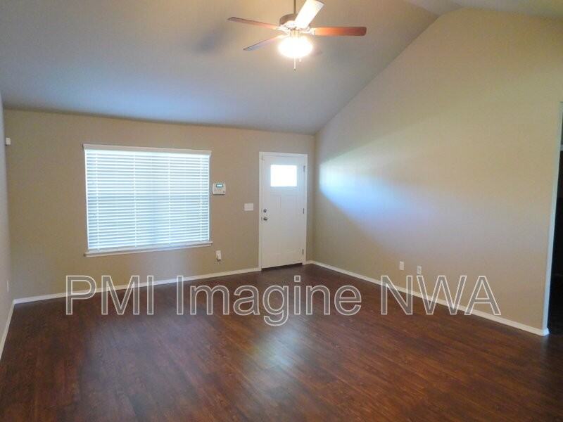 1142 S Gentle Valley Dr - Photo 3 of 16