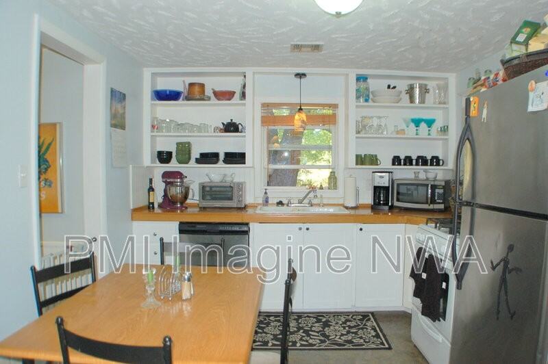 1439 S West Ave - Photo 5 of 14