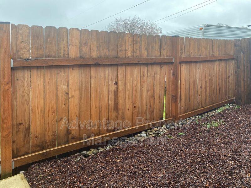 1711 S 9th St - Photo 2 of 19