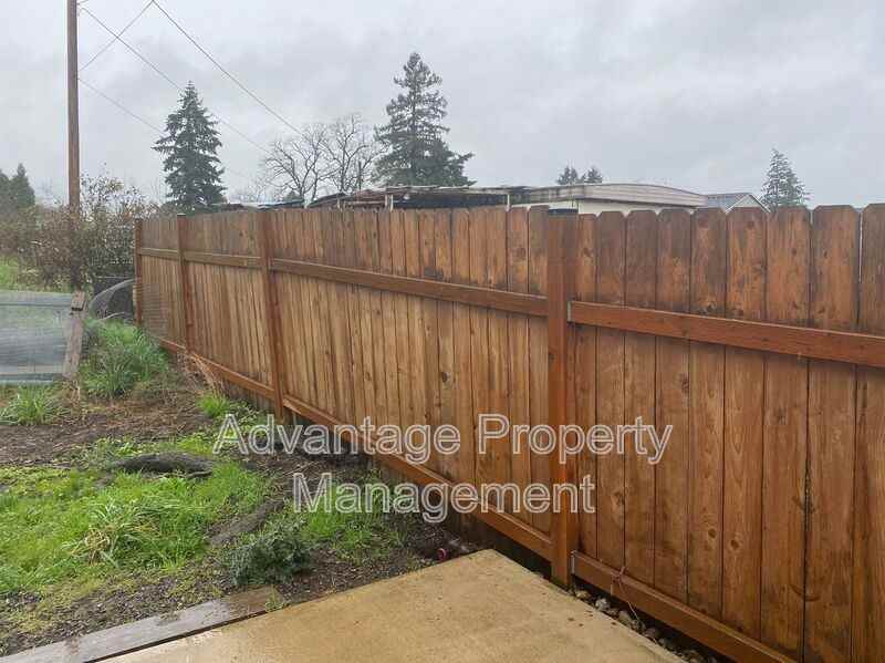 1711 S 9th St - Photo 3 of 19