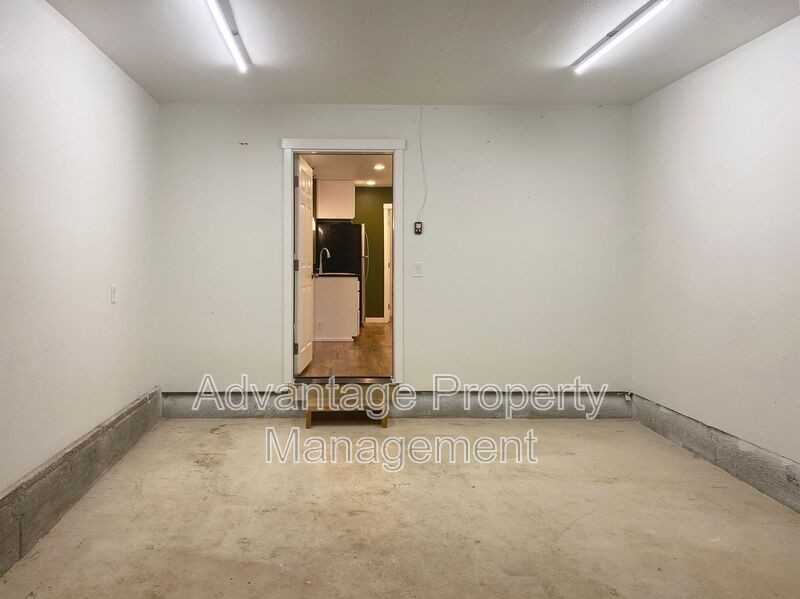 1711 S 9th St - Photo 4 of 19