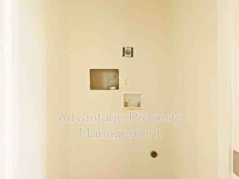 1711 S 9th St - Photo 6 of 19