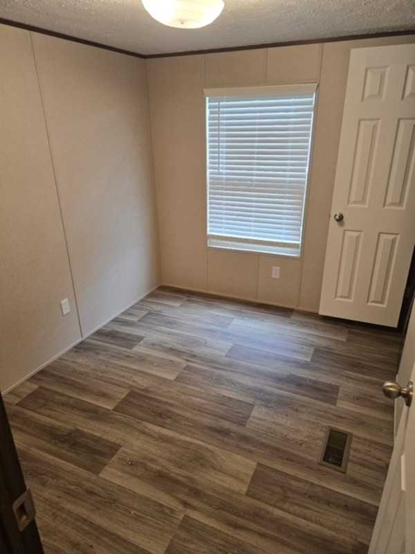 128 Lancelot Cir - Photo 7 of 9