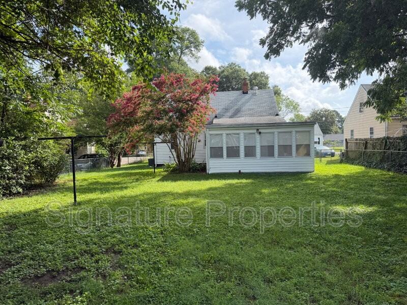 515 E Read St - Photo 3 of 18