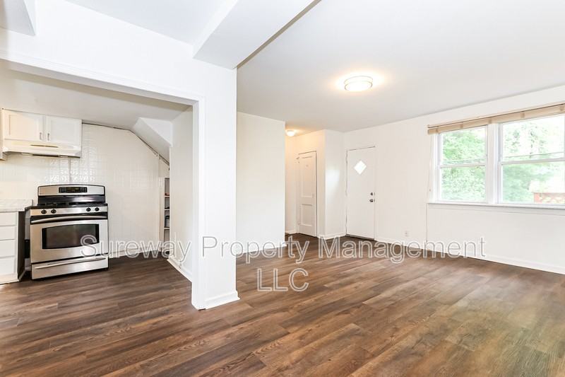 739 Pennsylvania Ave - Photo 4 of 15