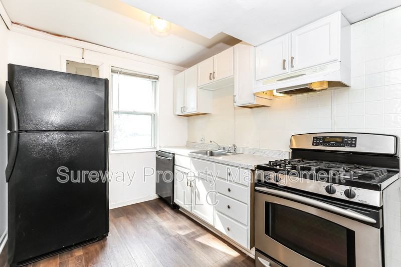 739 Pennsylvania Ave - Photo 5 of 15