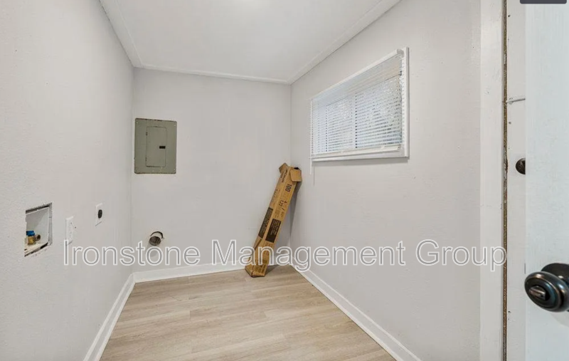 1103 N Franklin Ave - Photo 7 of 11