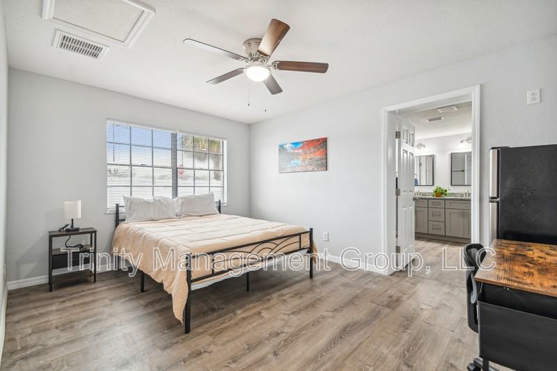 380 Jeru Blvd - Photo 2 of 22