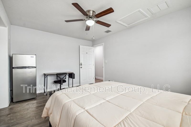 380 Jeru Blvd - Photo 7 of 22