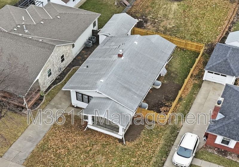 6928 Ballard Ave - Photo 6 of 28