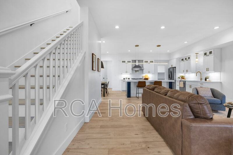 1225 Hoyt Ave - Photo 3 of 35