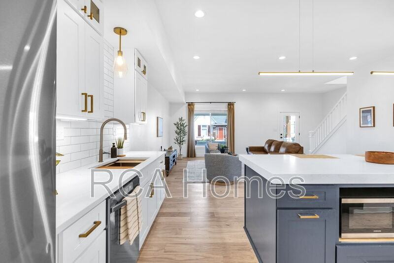 1225 Hoyt Ave - Photo 5 of 35