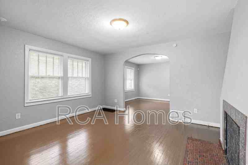 50 Jenny Ln - Photo 3 of 13