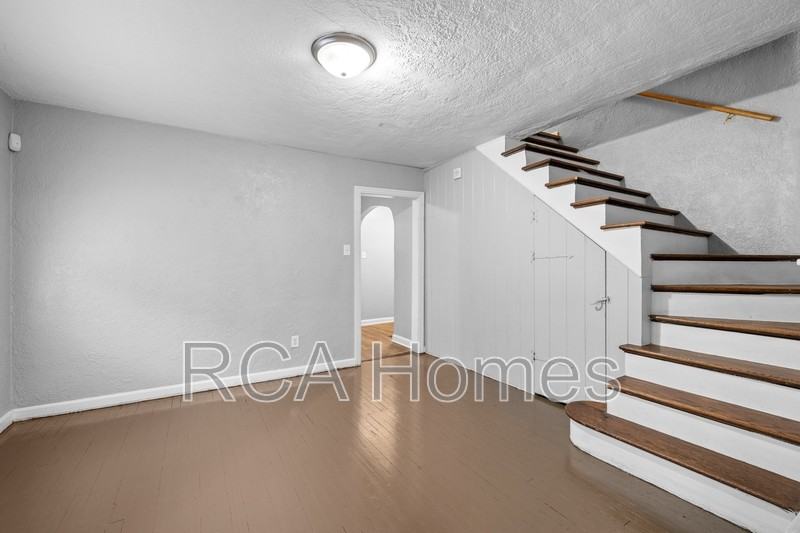 50 Jenny Ln - Photo 4 of 13