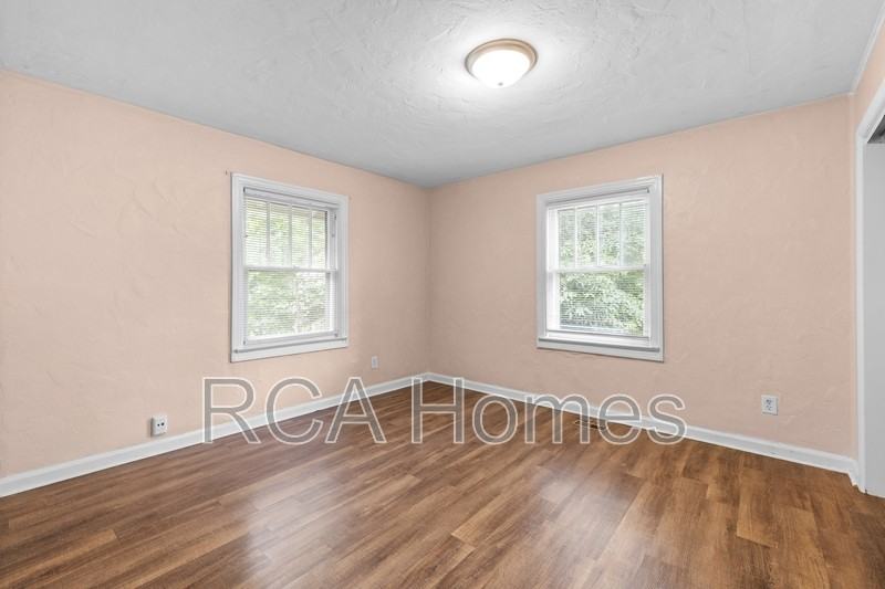 50 Jenny Ln - Photo 6 of 13