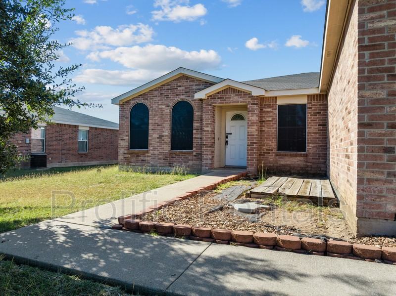 3308 Catalina Dr - Photo 3 of 30