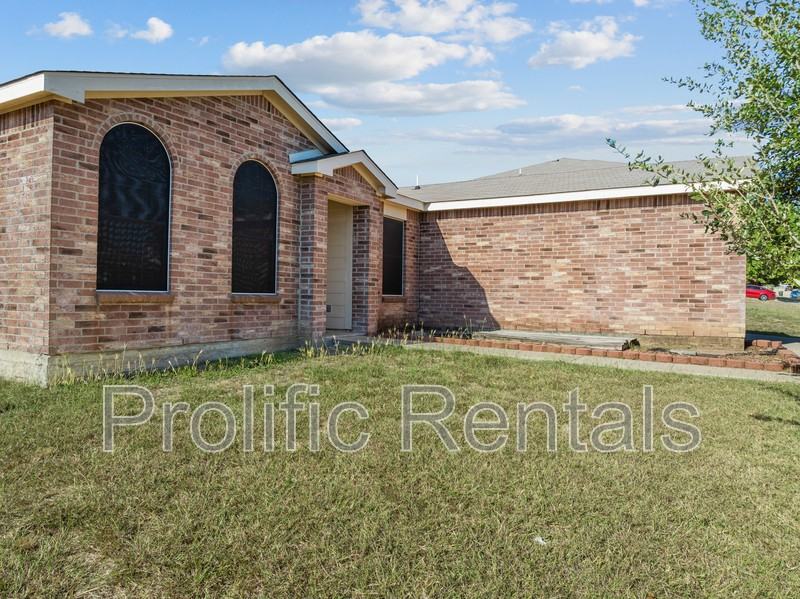 3308 Catalina Dr - Photo 4 of 30