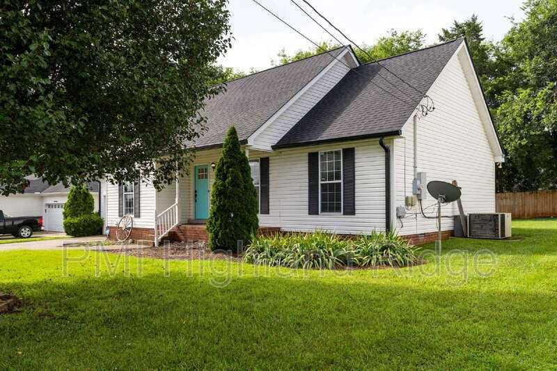 2414 Lismore Dr - Photo 2 of 26