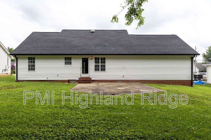 2414 Lismore Dr - Photo 5 of 26