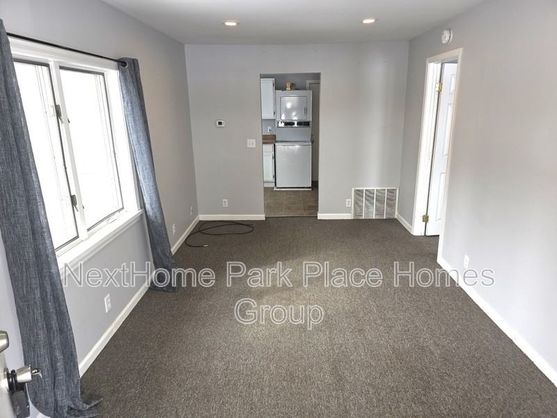 1007 Fournie St - Photo 2 of 7
