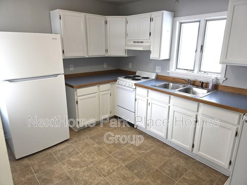 1007 Fournie St - Photo 3 of 7