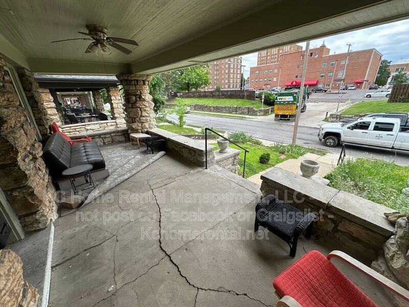 3633 Central St #2 - Photo 4 of 29