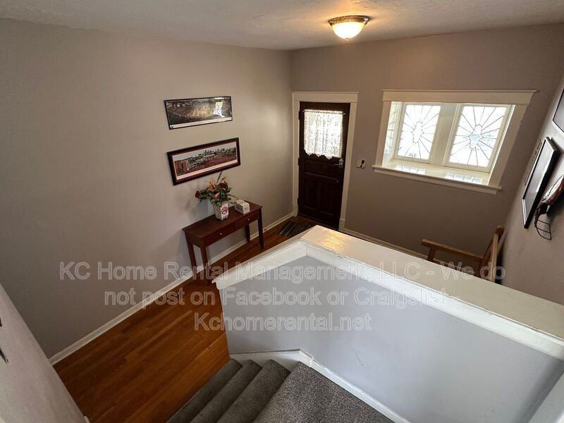 3633 Central St #2 - Photo 5 of 29