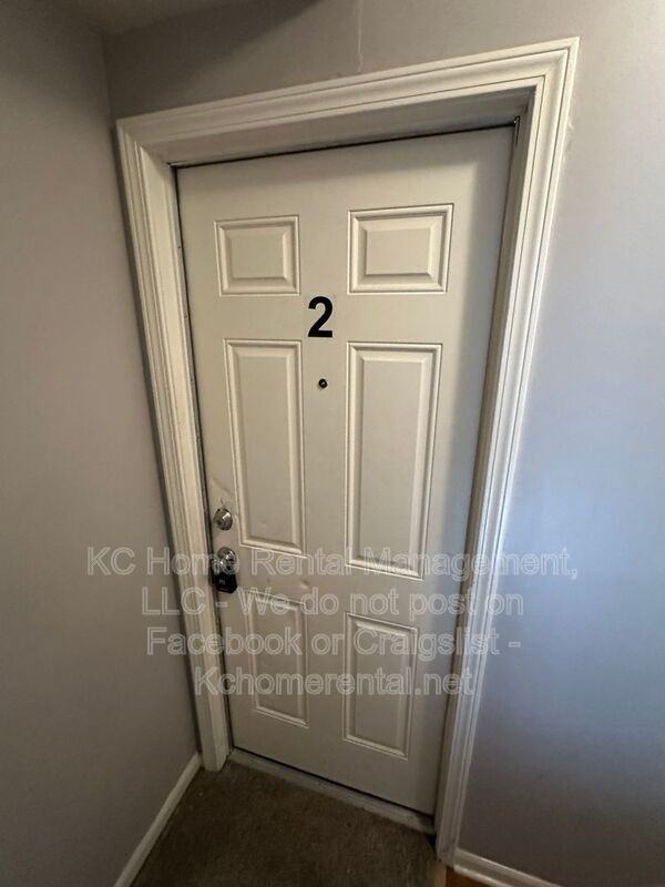 3633 Central St #2 - Photo 6 of 29