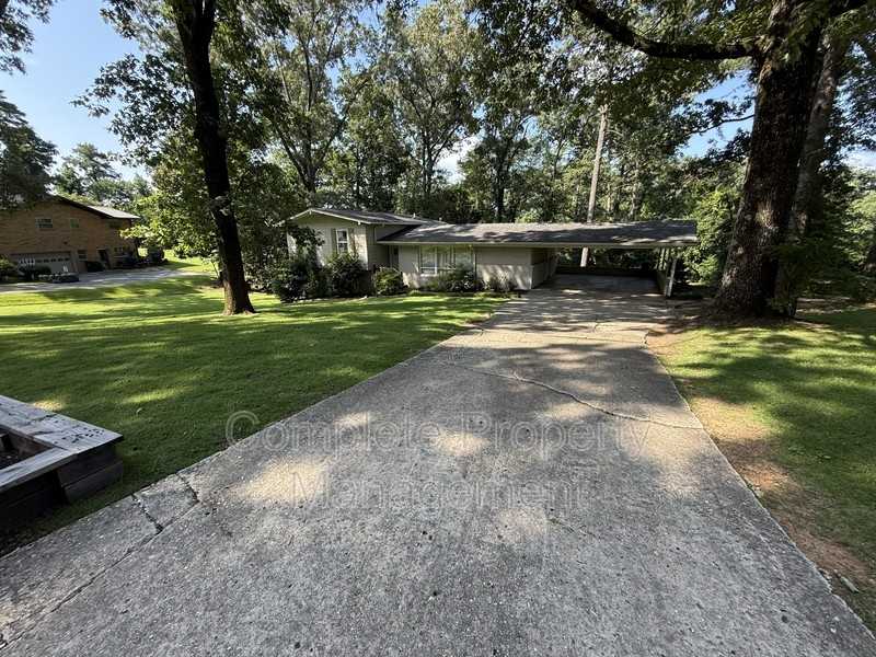 3153 Woodhaven Dr - Photo 4 of 39