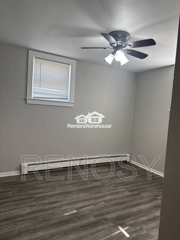 114 Nw College Ave #3 - Photo 6 of 8