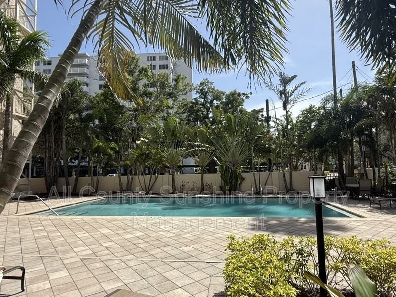 2109 Bayshore Blvd - Photo 2 of 8