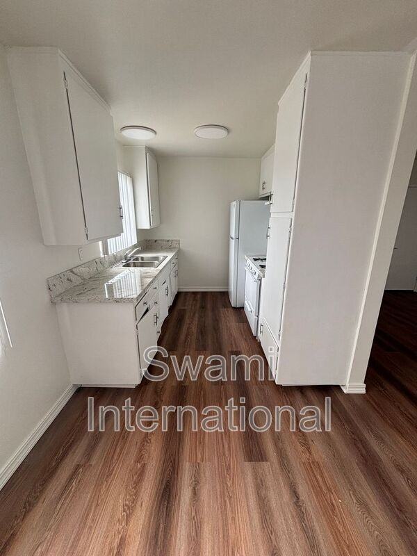 2300 W El Segundo Blvd #17 - Photo 3 of 11